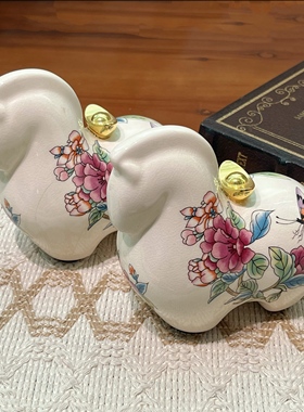 新中式陶瓷马摆件 手绘花鸟蝴蝶陶瓷工艺