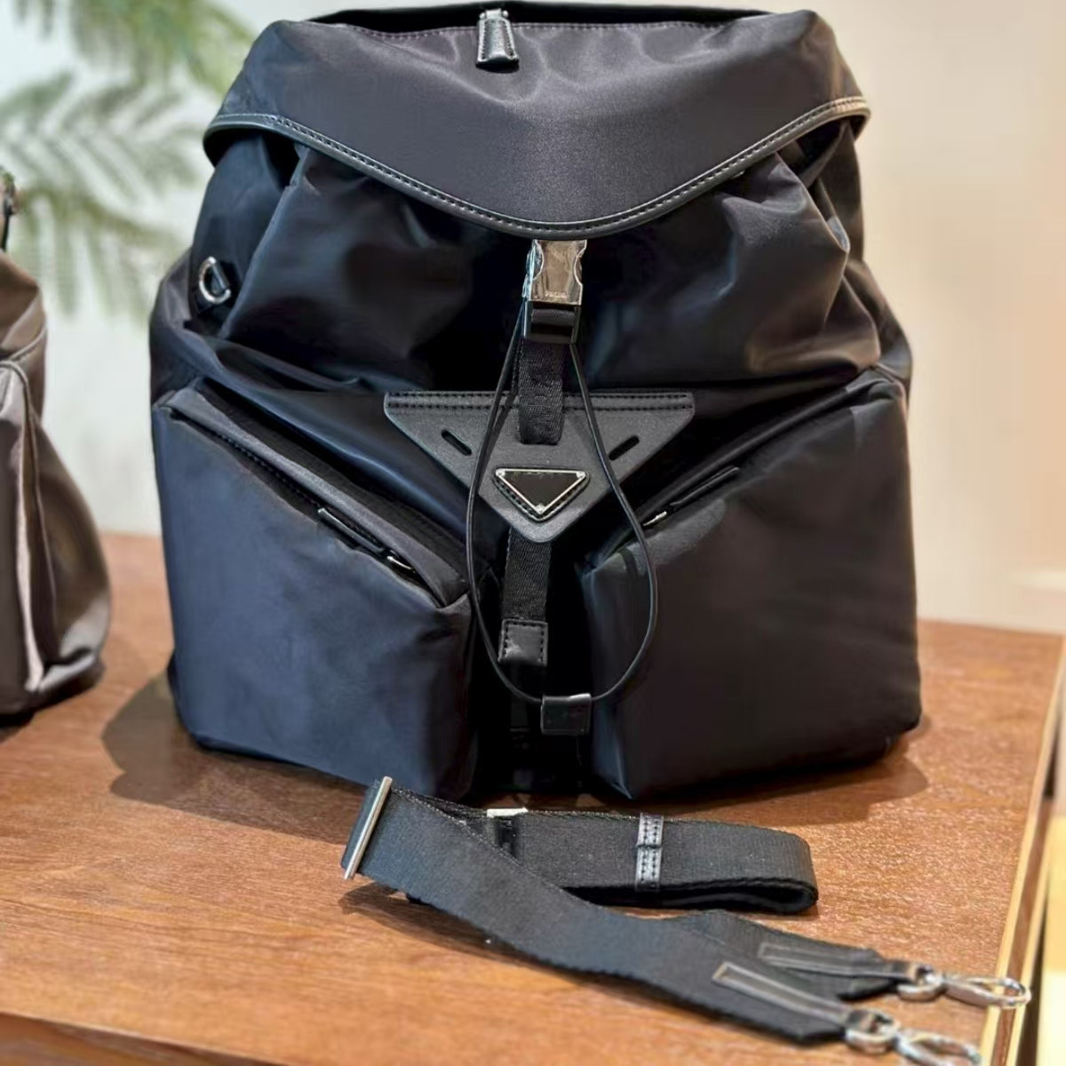 欧洲站降落伞防水尼龙双肩包大容量背包旅行包书包电脑包男士男包,淘宝优惠券,粉丝福利购,淘宝优惠卷