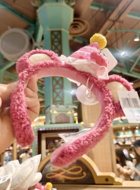 出租 上海迪士尼租头箍奇妙8周年蛋糕草莓熊生日帽发箍租赁拍照