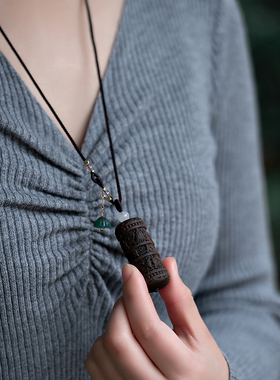 柬埔寨菩萨棋沉香雕刻天珠挂饰