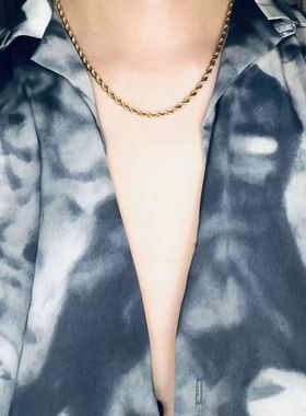 刘雨昕同款麻花绳金银色钛钢项链