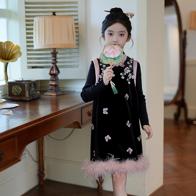 女童旗袍裙立领新中式2025秋冬装儿童丝绒国风鸵鸟毛汉服背心裙子 - 图0