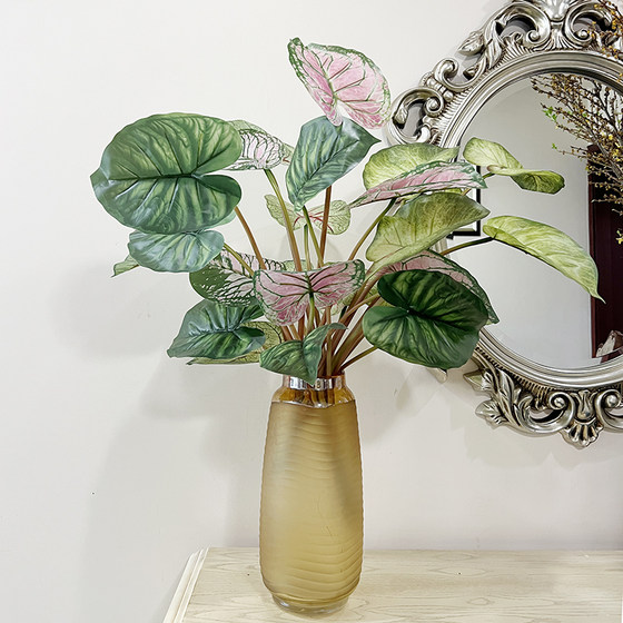 Simulated fake trees, colorful leaves, green plants, multi-fork handles, fairy taro and fruit taro potted plants, indoor landscaping decoration, flower arrangements
