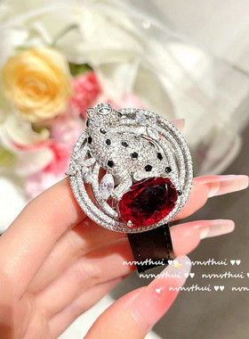 气质圆盘红宝石豹子腕带手镯