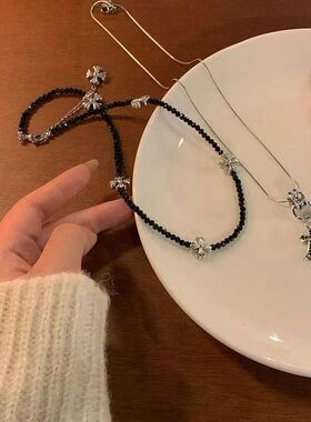 新款双层叠戴复古辣妹项链小众朋克十字架吊坠黑色choker锁骨链女