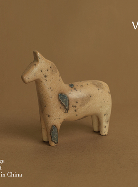 新中式复古抽象艺术陶瓷小马摆件