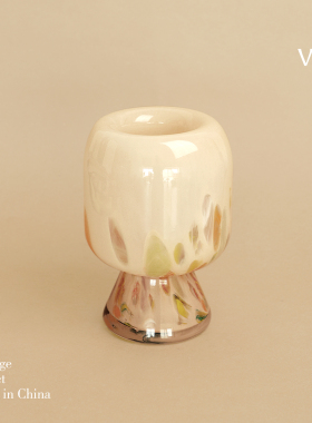 客厅彩色轻奢中古风玻璃桌面插花