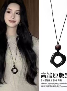 新中式吊坠项链女2025新款轻奢小众设计高级感长款皮绳秋冬毛衣链