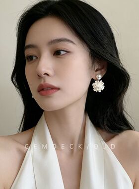 韩系温柔白色绣球花耳环春夏森系超仙精致简约耳钉轻奢高级感耳饰