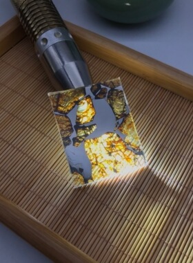 阜康橄榄石铁陨石皇后