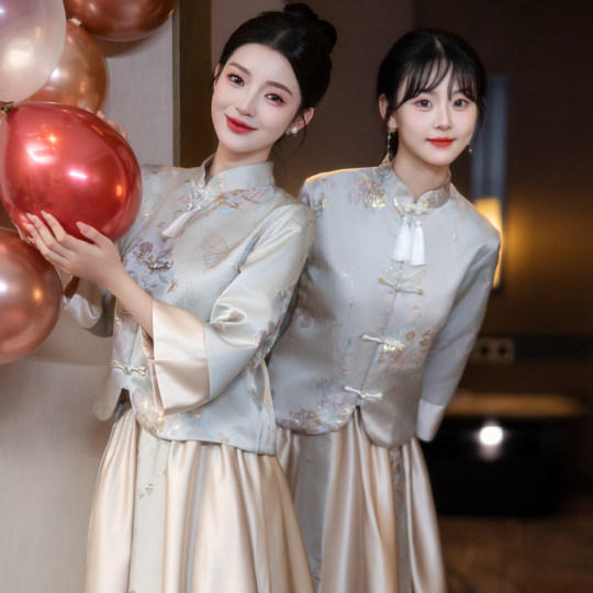 Chinesische Brautjungfernkleider Herbst und Winter im chinesischen Stil Schwesternkleider 2025 Neue Bestie-Kleider Schlanke Schwesternkleider in Übergröße für Frauen