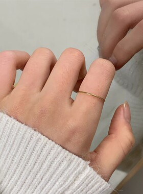 0.5mm极细叠戴素圈戒指女小众设计钛钢戒指光面简约款轻奢食指环