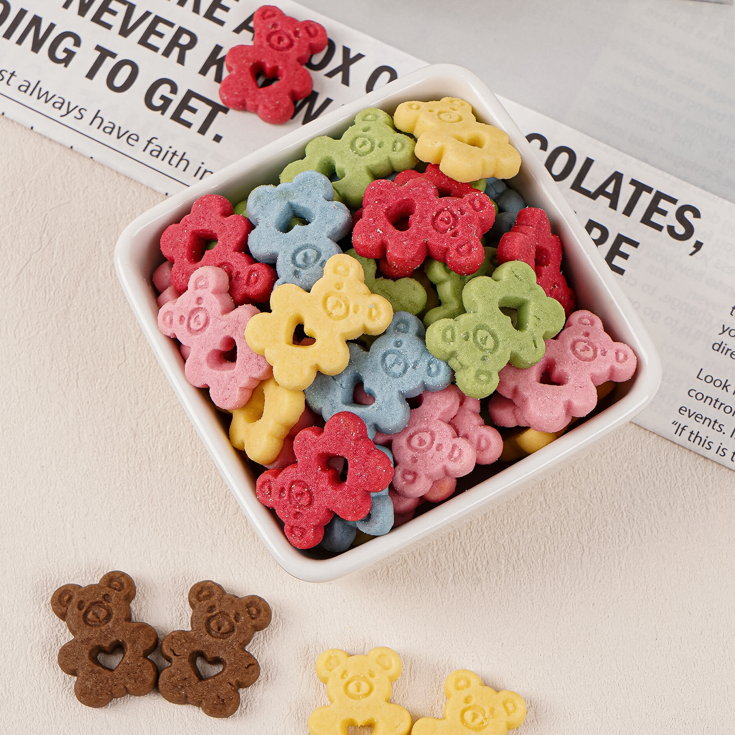 Bear biscuit cake decoration ornaments colorful love hollow cookies children's birthday animal dessert baking decoration