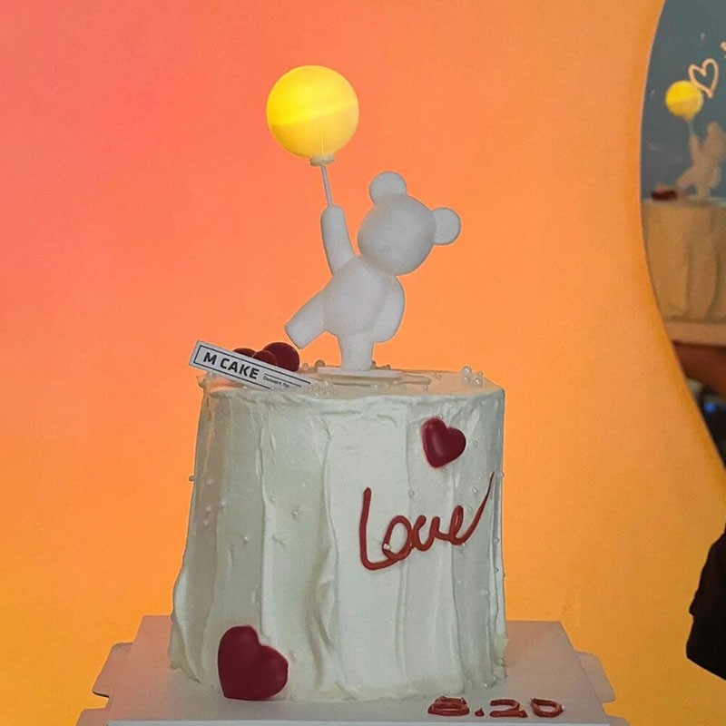 520情人节蛋糕装饰发光带灯情侣告白气球小熊网红表白蛋糕配饰