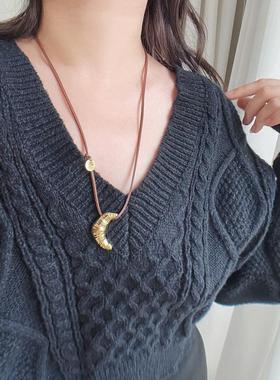 不掉色~小众牛角包面包可颂麂皮绳长项链吊坠锁骨链毛衣链女礼物