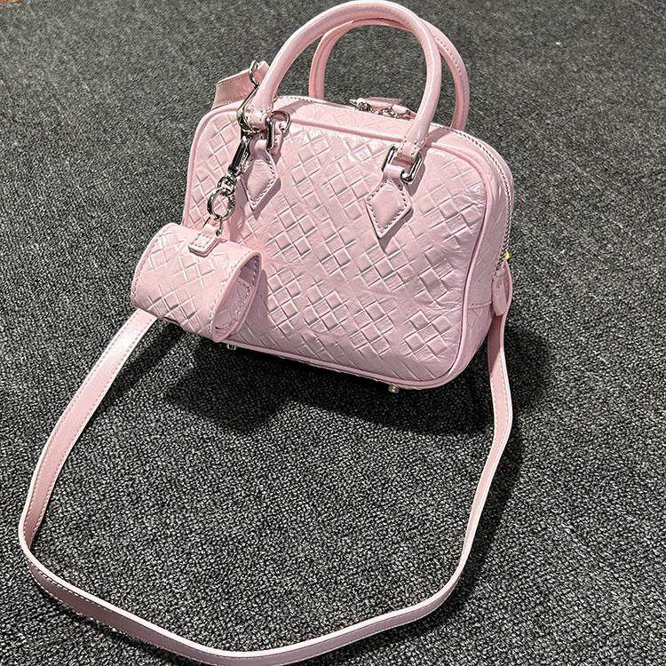 头层牛皮2024年新款小方盒压花女包高级感保龄球手提单肩斜挎外贸,淘宝优惠券,粉丝福利购,淘宝优惠卷