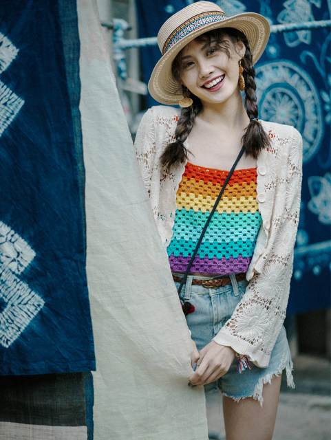 Dream horse hollow sweater short cardigan spring and summer sunscreen top with skirt small jacket long sleeve temperament