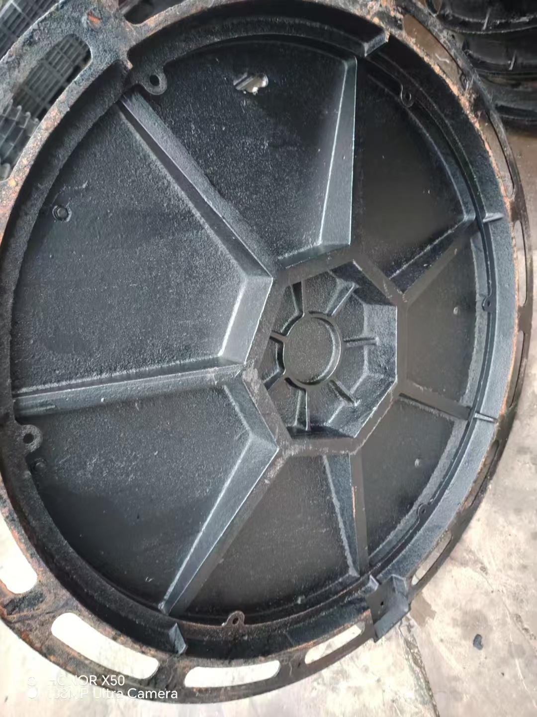 球墨铸铁井盖圆形700重型D400下水道窨井沙井阴井雨污水井盖方形 - 图0