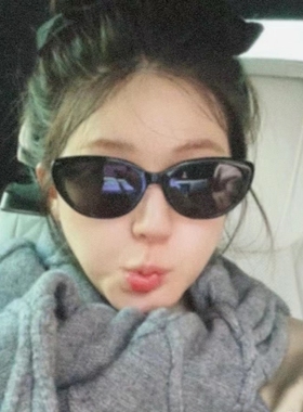 2024新款猫眼小框黑色偏光墨镜女