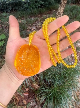 内雕心经千手观音仿金珀琥珀阴雕吊坠项链景区直播水滴佛项链