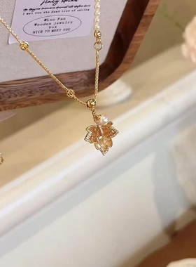 合金项链 秋冬轻奢枫叶珍珠项链气质小众百搭时尚精致锁骨链