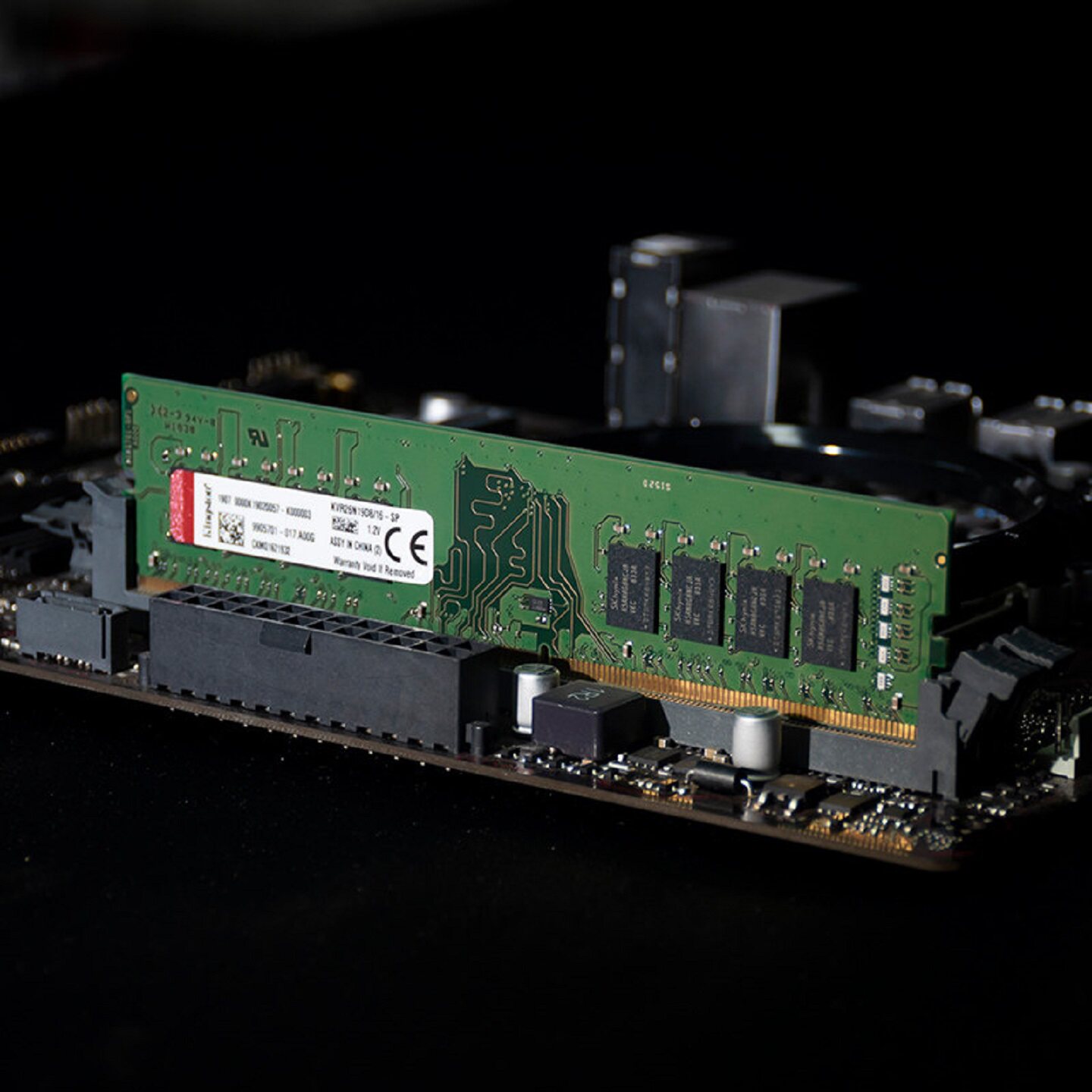 金士顿8g 16g 32g内存条ddr4 2666 2400 3200 3600台式机内存