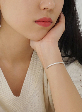 LFLM2025新款复古风轻奢气质简约开口手环冷淡风简约个性手镯女潮
