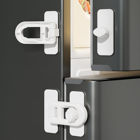 The lock does not need to be punched and can be used even if it is not on the same plane.