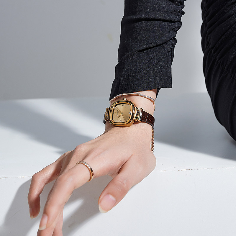 聚利时正品女士复古简约气质方糖 julius聚利时盈硕日韩腕表