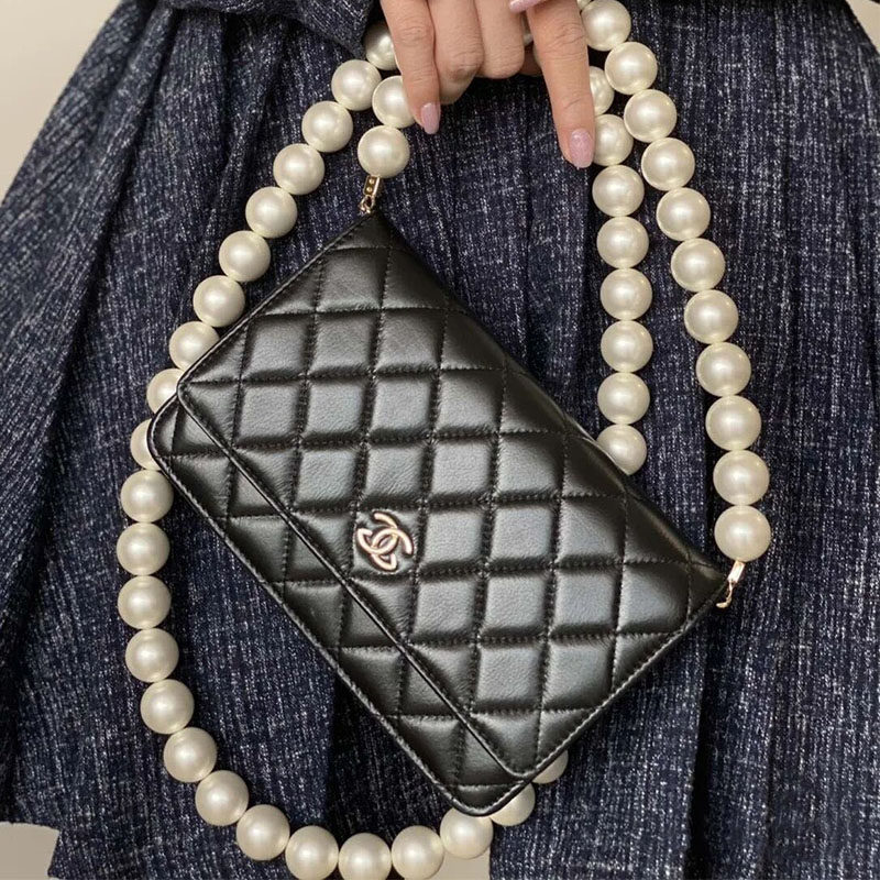 真皮小香风女2021新款潮百搭大胸包 酷臣女士包袋