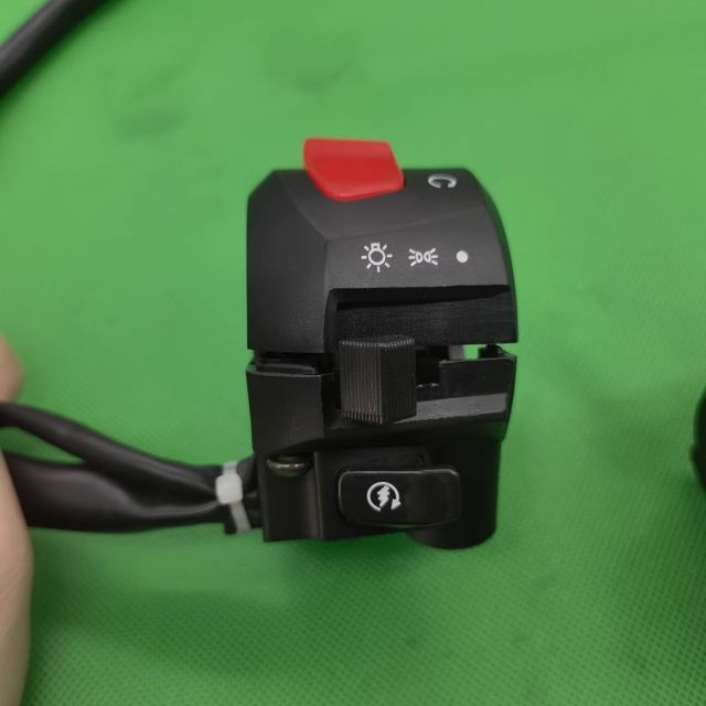 Aprilia GPRAPR speaker activation switch