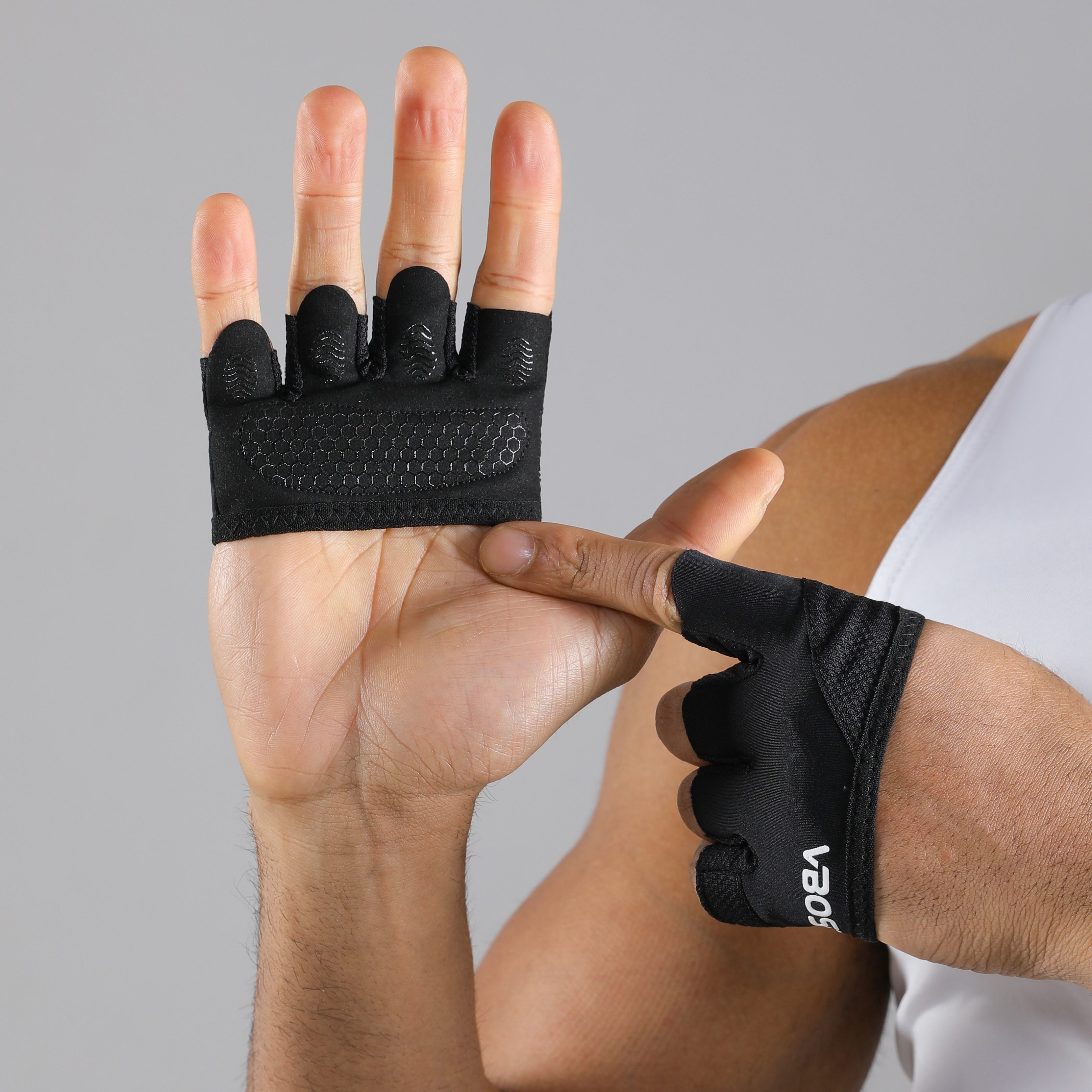 运动健身手套骑行训练男单杠引体向上专用护掌女士四指防滑防起茧,淘宝优惠券,粉丝福利购,淘宝优惠卷