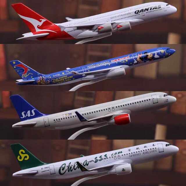 Alloy 20CM simulated passenger aircraft with landing gear wheels