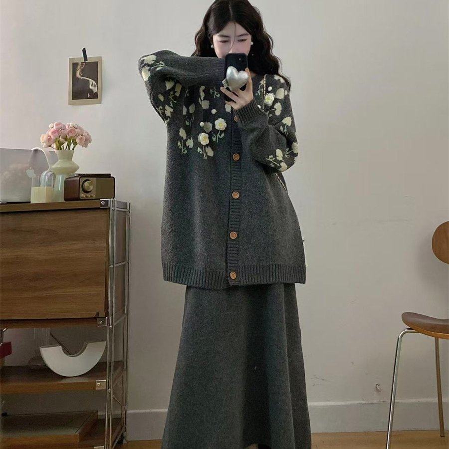 大码立体花朵温柔软糯针织开衫+针织半身裙新款复古毛衣套装,淘宝优惠券,粉丝福利购,淘宝优惠卷