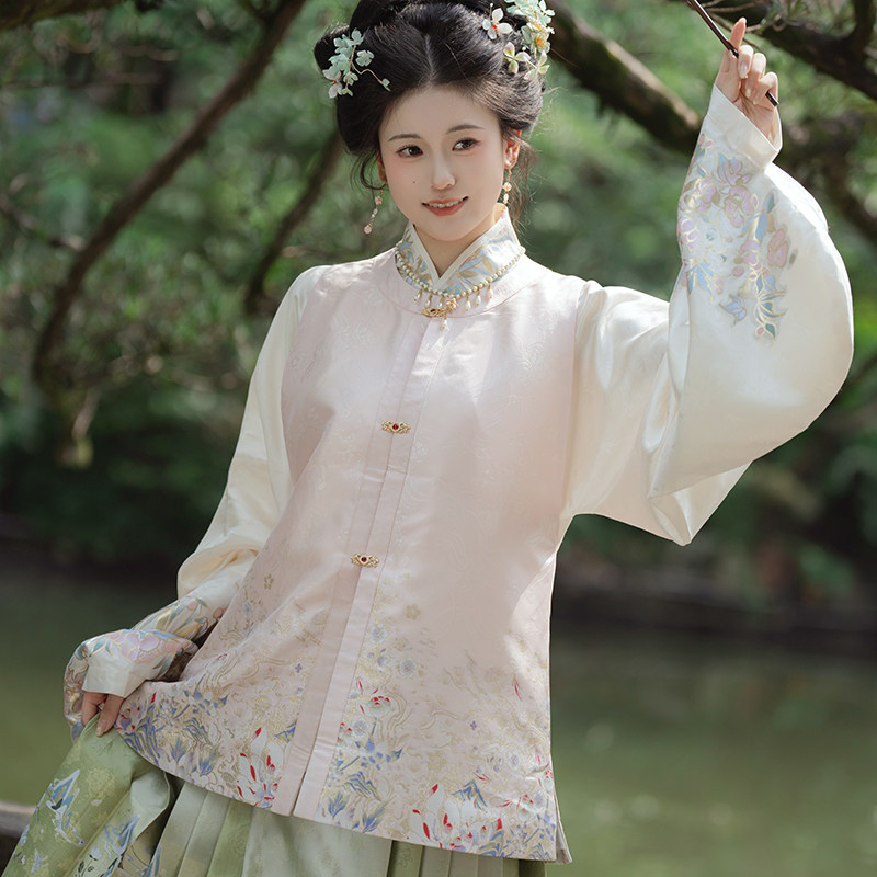 卿如故原创汉服明制方领半袖长补袄暗金面料仿妆花补子马面裙套装,淘宝优惠券,粉丝福利购,淘宝优惠卷