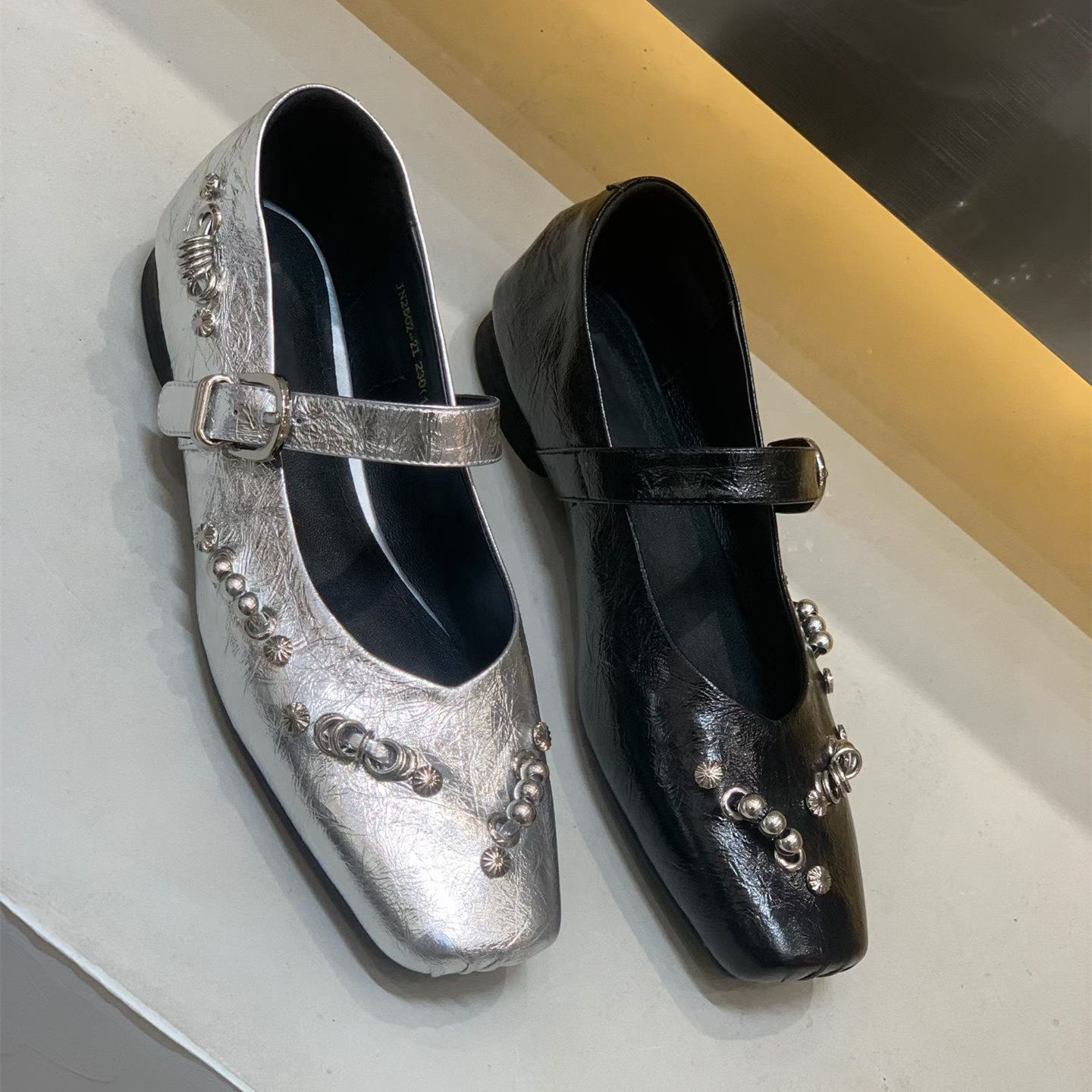 2026春季新款浅口复古朋克风铆钉玛丽珍鞋女一字扣带方头平底单鞋,淘宝优惠券,粉丝福利购,淘宝优惠卷