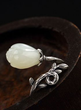 S925纯银和田白玉兰花女士戒指