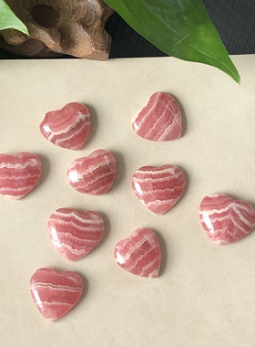 天然红纹石吊坠少女心心相印