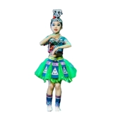 Детские этнические меньшинства Ling Yingyue Miao People исполнила танце