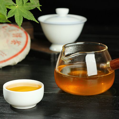 拍7发8 普洱茶生茶 六大茶山2012年红印云南七子饼易武茶叶 357克 - 图2