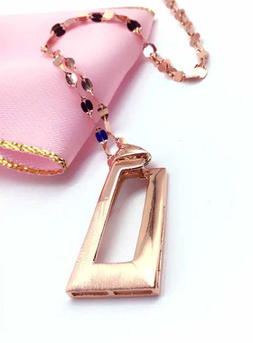 俄罗斯585紫金几何吊坠拼接磨砂女镀14K玫瑰金高级简约锁骨链礼物