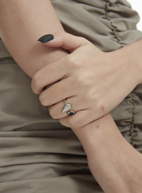 KITSH黑白爱心戒指女小众原创设计个性简约甜酷精致撞色戒圈