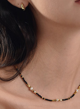 天然极细淡水珍珠黑尖晶石头碎银子项链女轻奢小众叠戴锁骨颈链潮