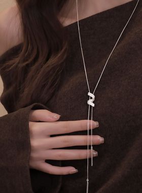 银色螺旋抽拉秋冬毛衣链女2026新款爆款高级感气质百搭小众项链