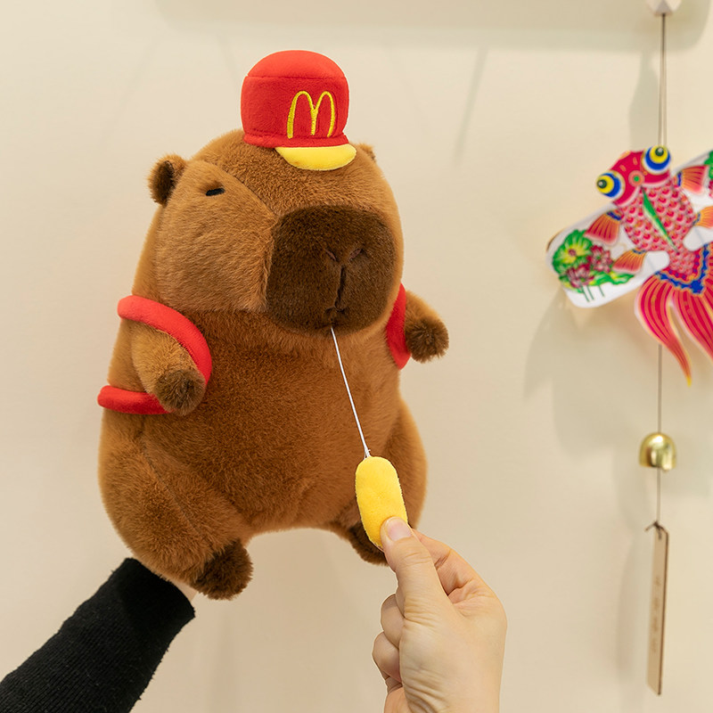 丑萌薯条卡皮巴拉公仔毛绒玩具儿童布娃娃戴帽背包水豚玩偶送女友