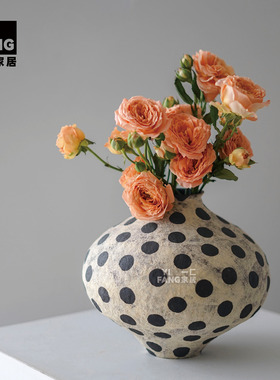 一匚黑色圆波点陶瓷花瓶水培