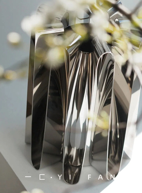 金属样板间儿童房时钟兔子摆件