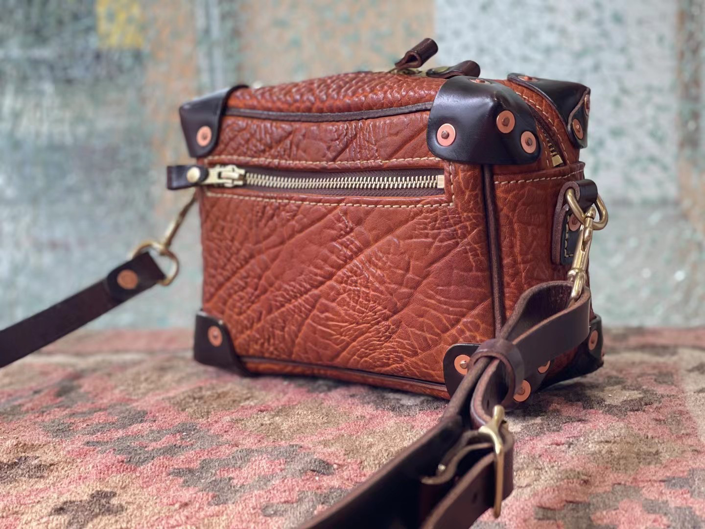 传重工复古牛颈纹厚皮盒子包男女通用斜挎包真皮单肩手提包箱子包,淘宝优惠券,粉丝福利购,淘宝优惠卷