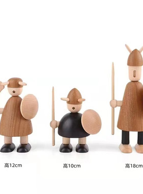 现代样板间儿童房饰品摆件售楼处男孩房公仔漫画书木质装饰品组合