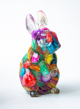 天然水晶碎石滴胶可爱生肖兔子